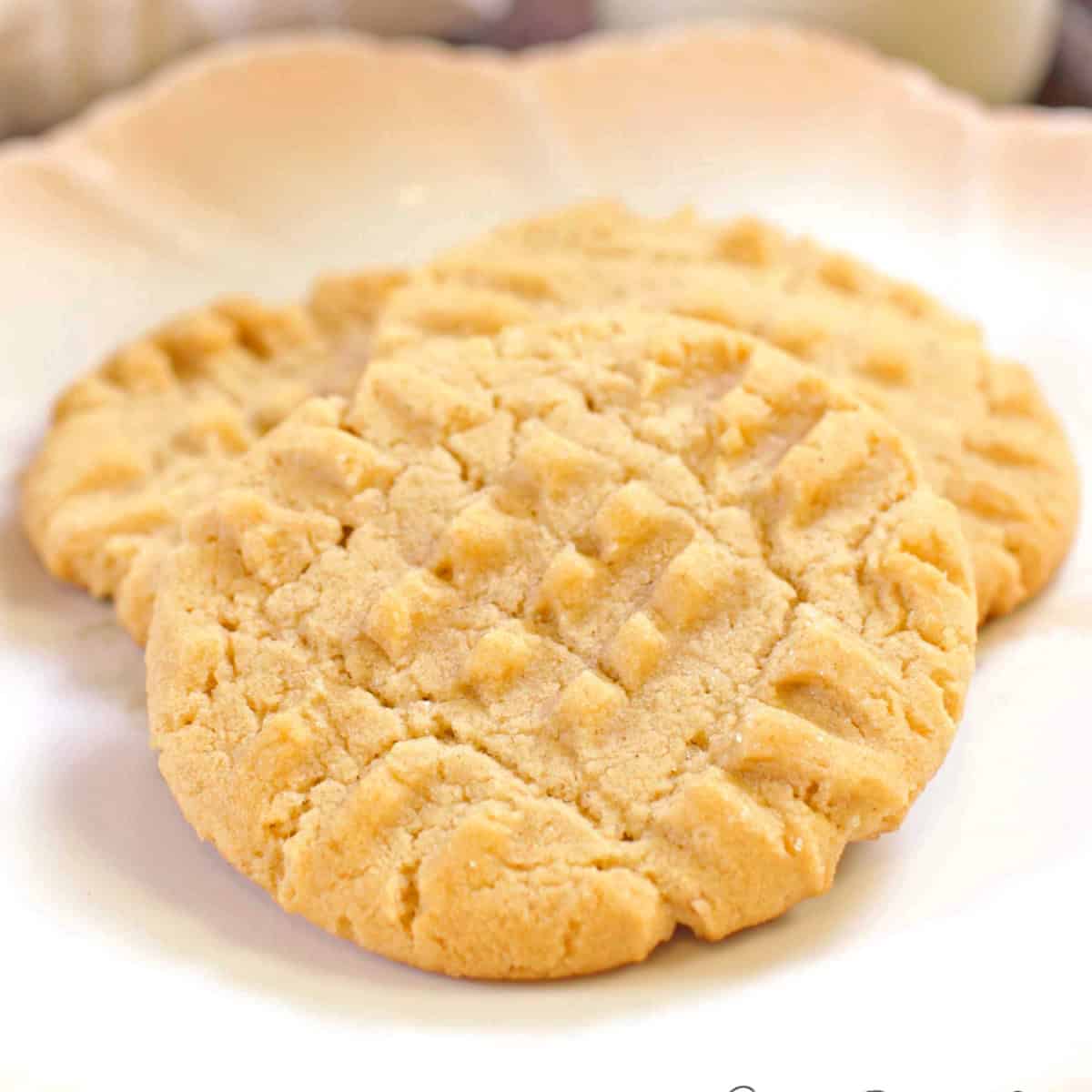 Chewy Perfection: Small Batch Peanut Butter Cookies with Egg Yolk Secret